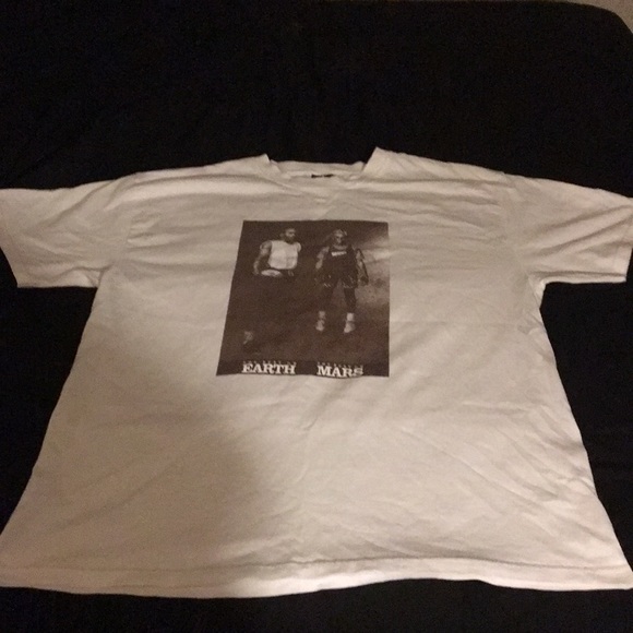 Jordan Other - Selling good condition vintage air Jordan L tee Jordan Other - Selling good condition vintage air Jordan L tee